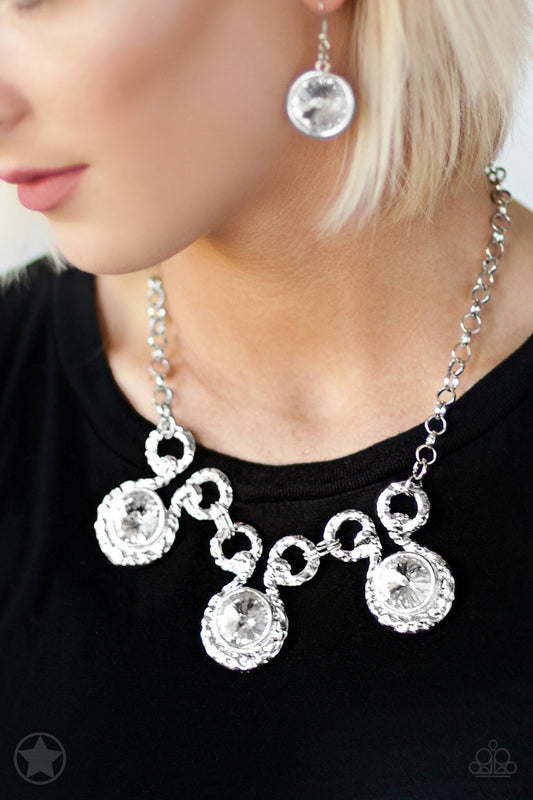 Hypnotized Necklace Set
