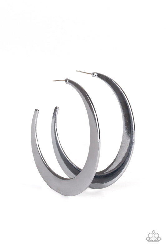 Moon Beam Black Earrings